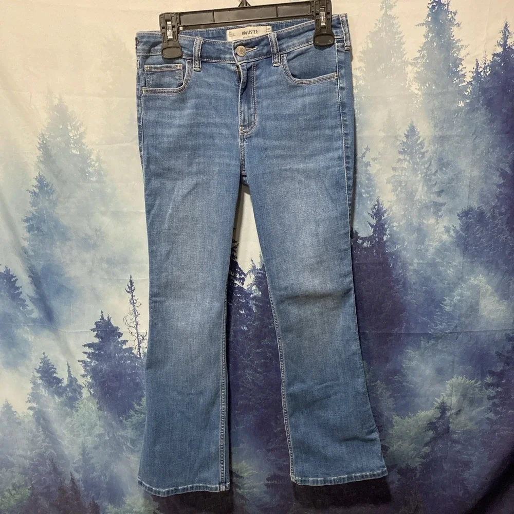 Hollister Women's Mid-Rise Bootcut Sz 4S(27) Short